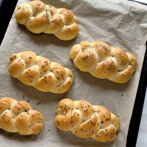 bread-braided-rolls