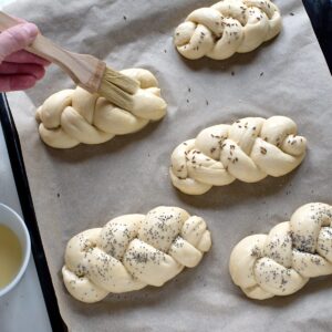 making-czech-housky-braided-rolls